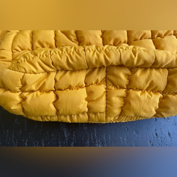 MMS Design Studio - Golden Yellow Quilted Shoulder Bag - Picture 4 of 8